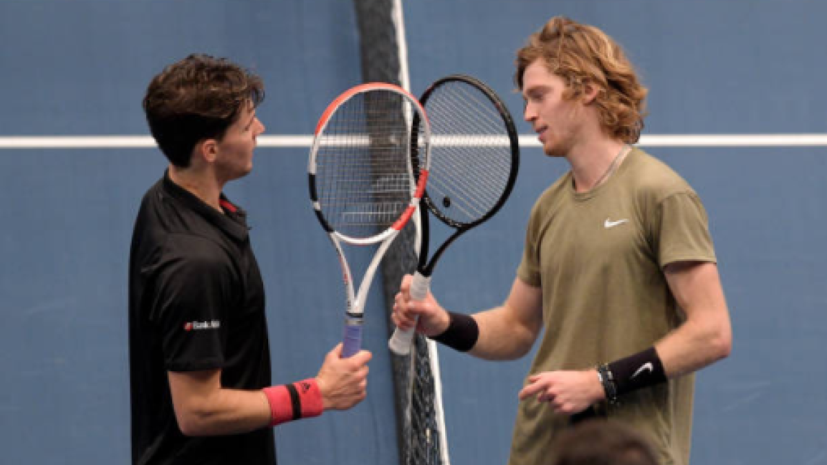 Rublev y Thiem se saludan al final del encuentro. Fuente: Getty