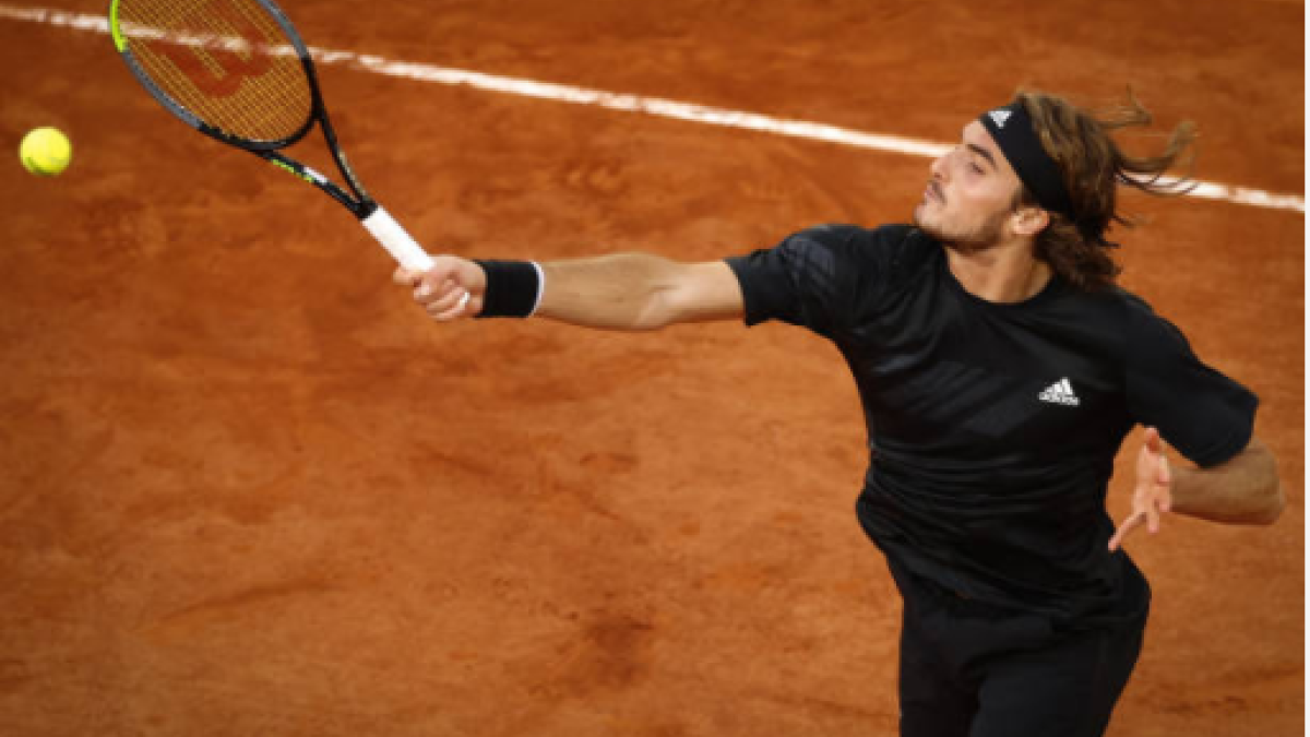 Stefanos Tsitsipas gana a Andrey Rublev en Roland Garros 2020. Foto: gettyimages