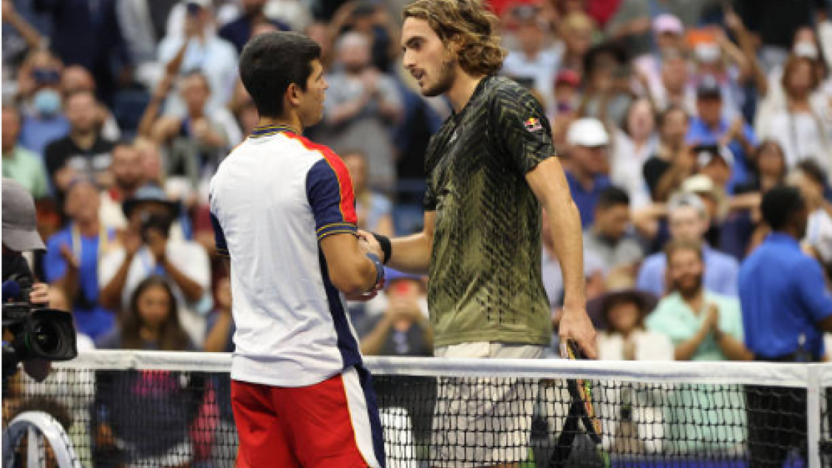 Stefanos Tsitsipas y Carlos Alcaraz. Fuente: Getty