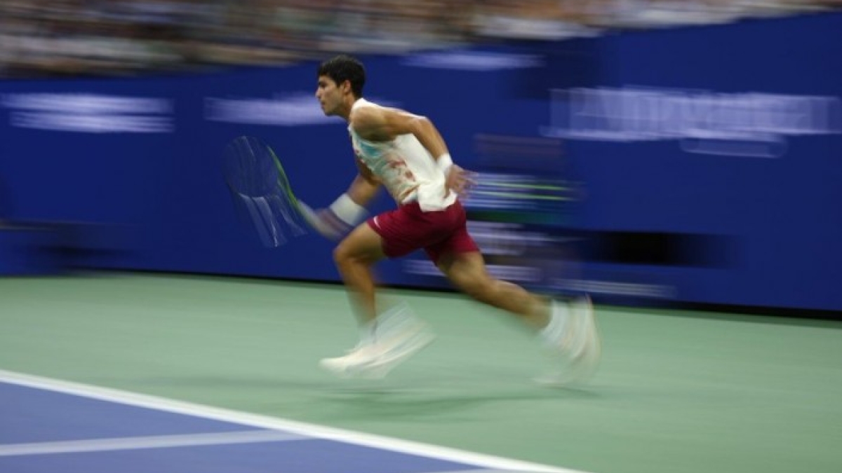 Alcaraz avanza en Nueva York tras la retirada de Koepfer. Foto: Getty