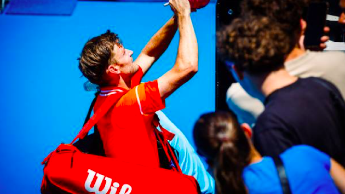 David Goffin firmando autógrafos. Fuente: Getty