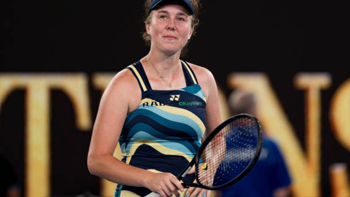 Linda Noskova festeja su triunfo ante Iga Swiatek. Foto: Getty