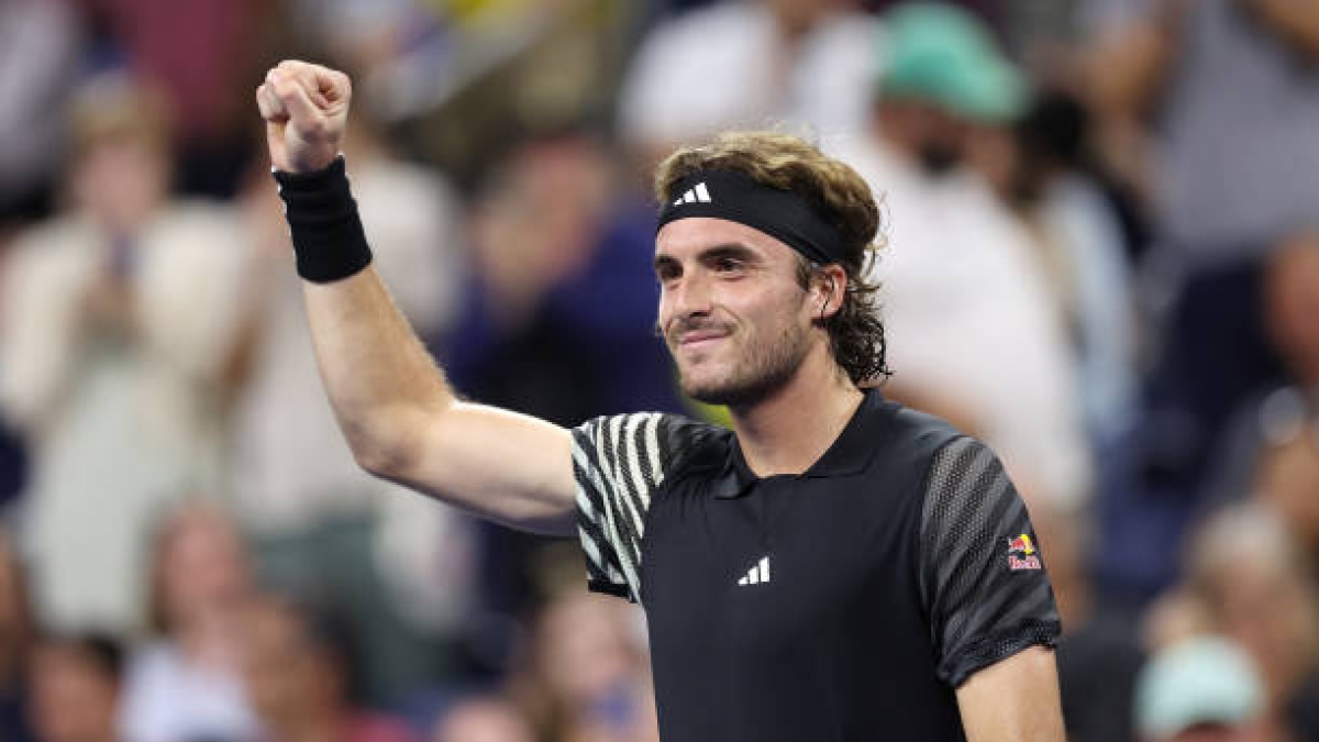 Stefanos Tsitsipas, revés a una mano en US Open 2023. Foto: gettyimages