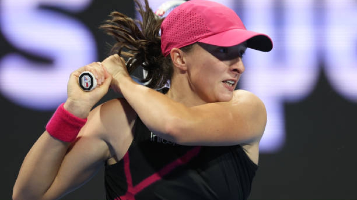 Iga Swiatek gana el título en Doha. Foto: gettyimages