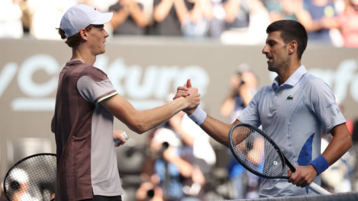 Jannik Sinner y Novak Djokovic. Foto: Getty