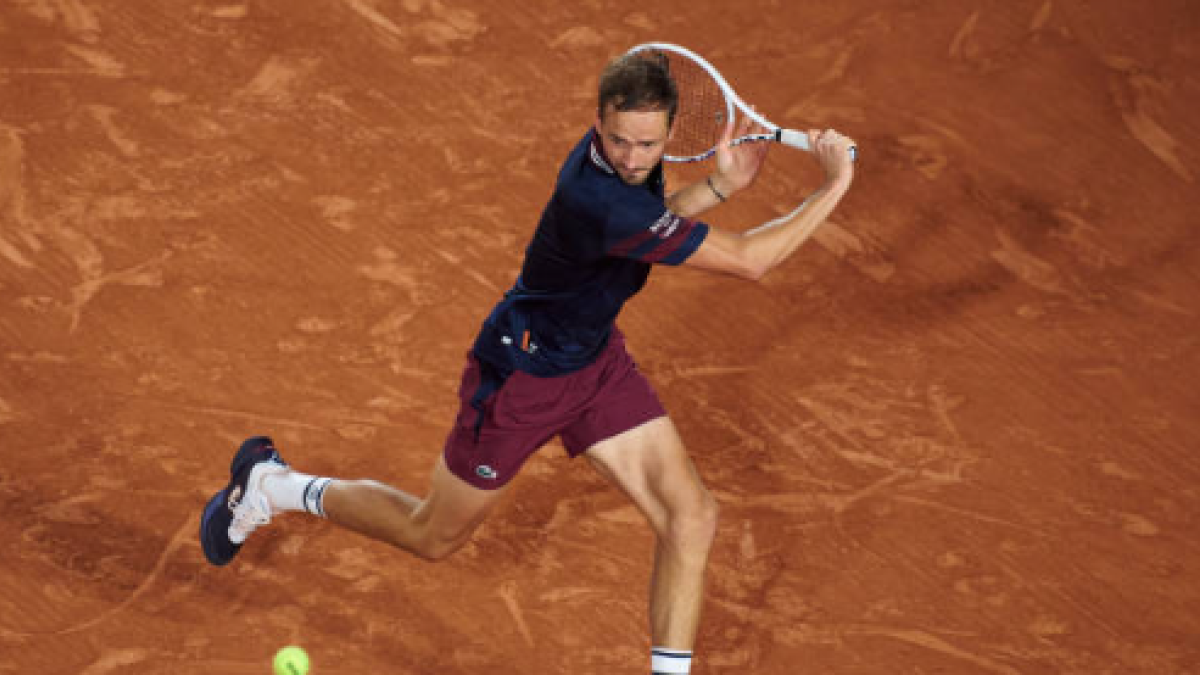 Medvedev pasa de ronda tras la retirada de Kecmanovic. Foto: Gettyimages