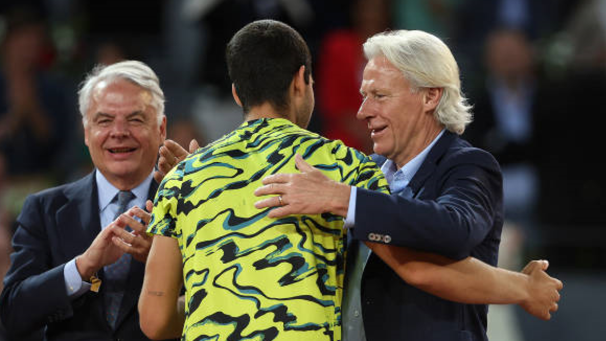 Bjorn Borg y Carlos Alcaraz en el Mutua Madrid Open 2023. Foto: getty