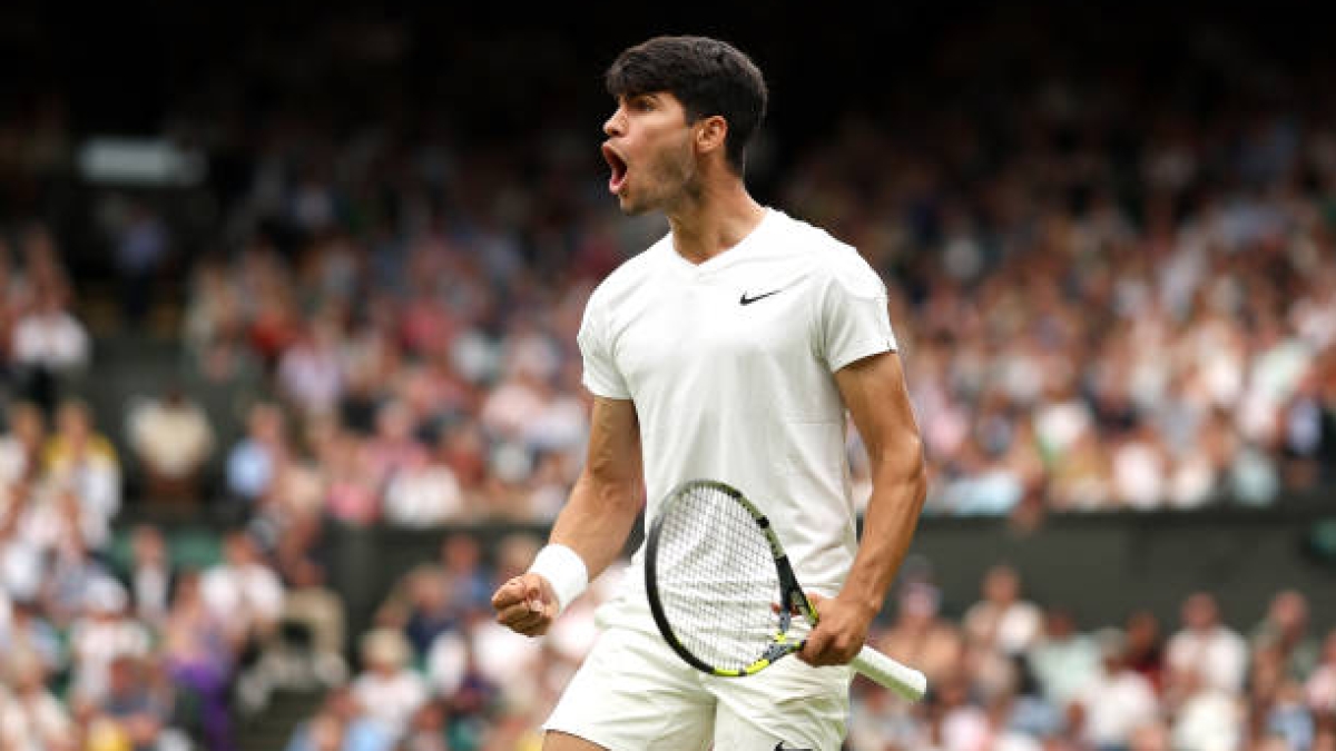 Carlos Alcaraz gana a Tiafoe en Wimbledon 2024. Foto: gettyimages
