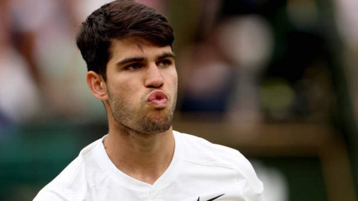 Carlos Alcaraz habla en rueda de prensa en Wimbledon 2024. Foto: Getty