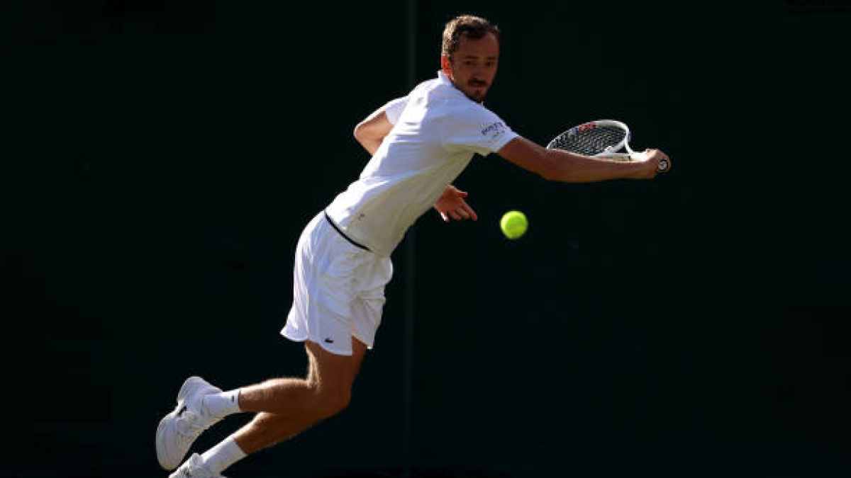 Daniil Medvedev gana a Struff en Wimbledon 2024. Foto: gettyimages