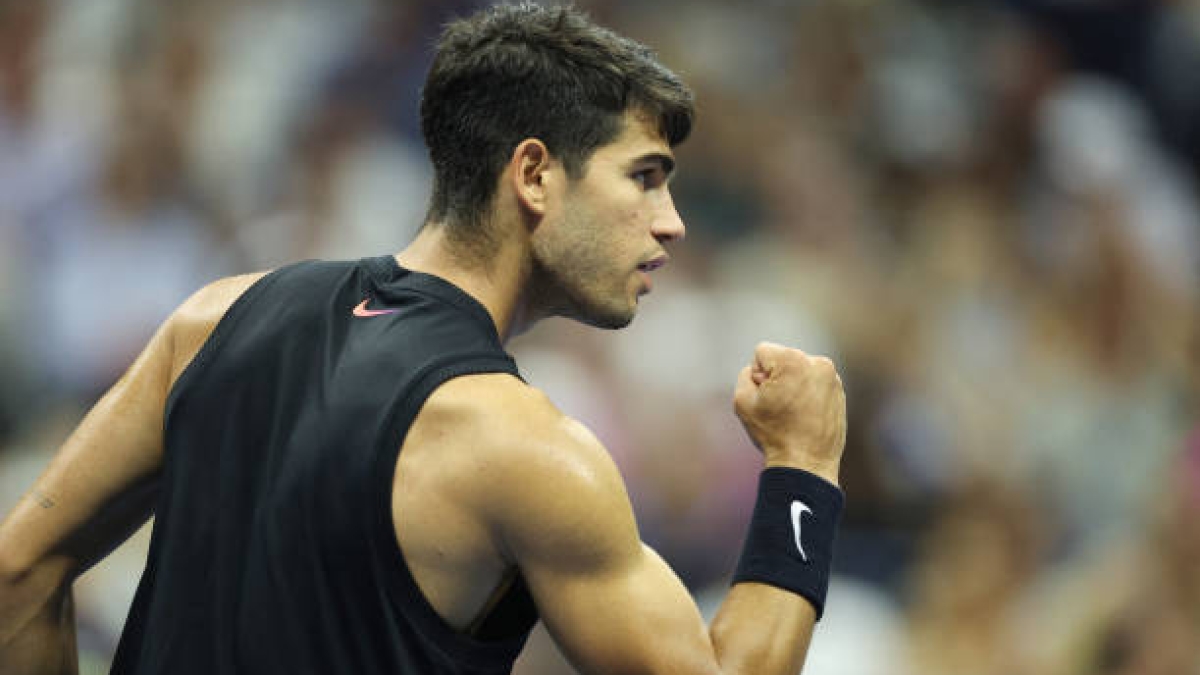 Carlos Alcaraz wins in his debut against Li Tu at the US Open 2024. Photo: Getty