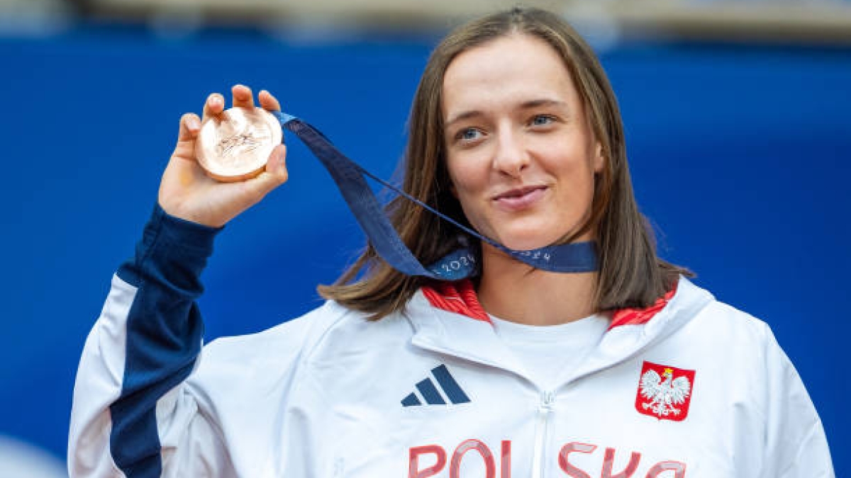 Iga Swiatek, con su medalla de bronce olímpica. Fuente: Getty