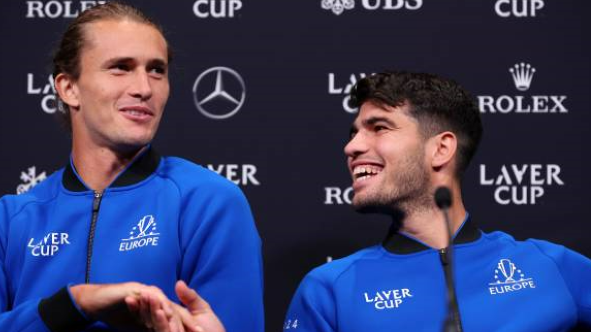 Alexander Zverev y Carlos Alcaraz en la Laver Cup 2024. Foto: getty