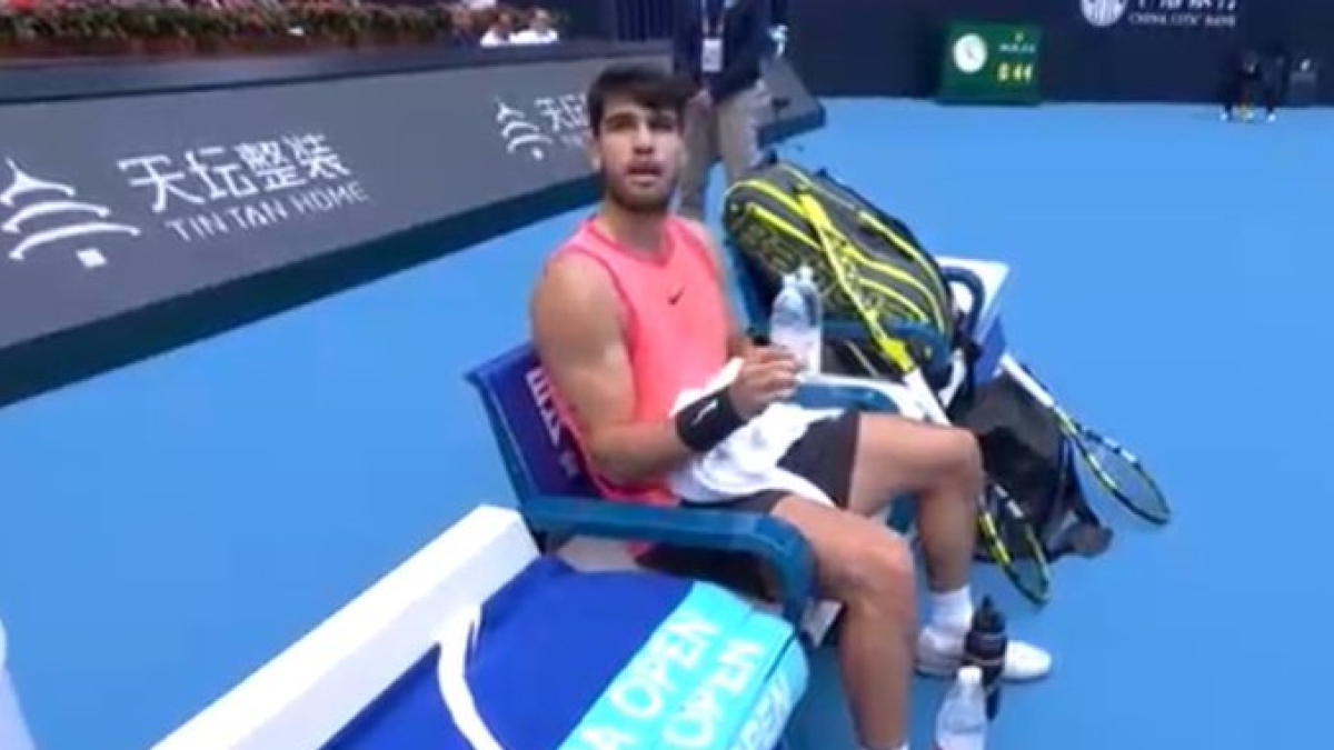 Carlos Alcaraz protesta por warnings recibidos. Foto: atptour