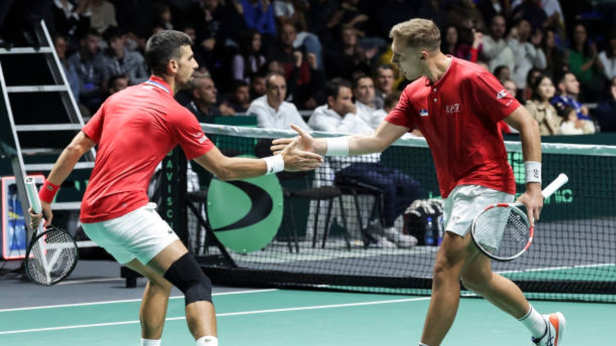Novak Djokovic y Medjedovic, en Copa Davis 2024. Foto: gettyimages