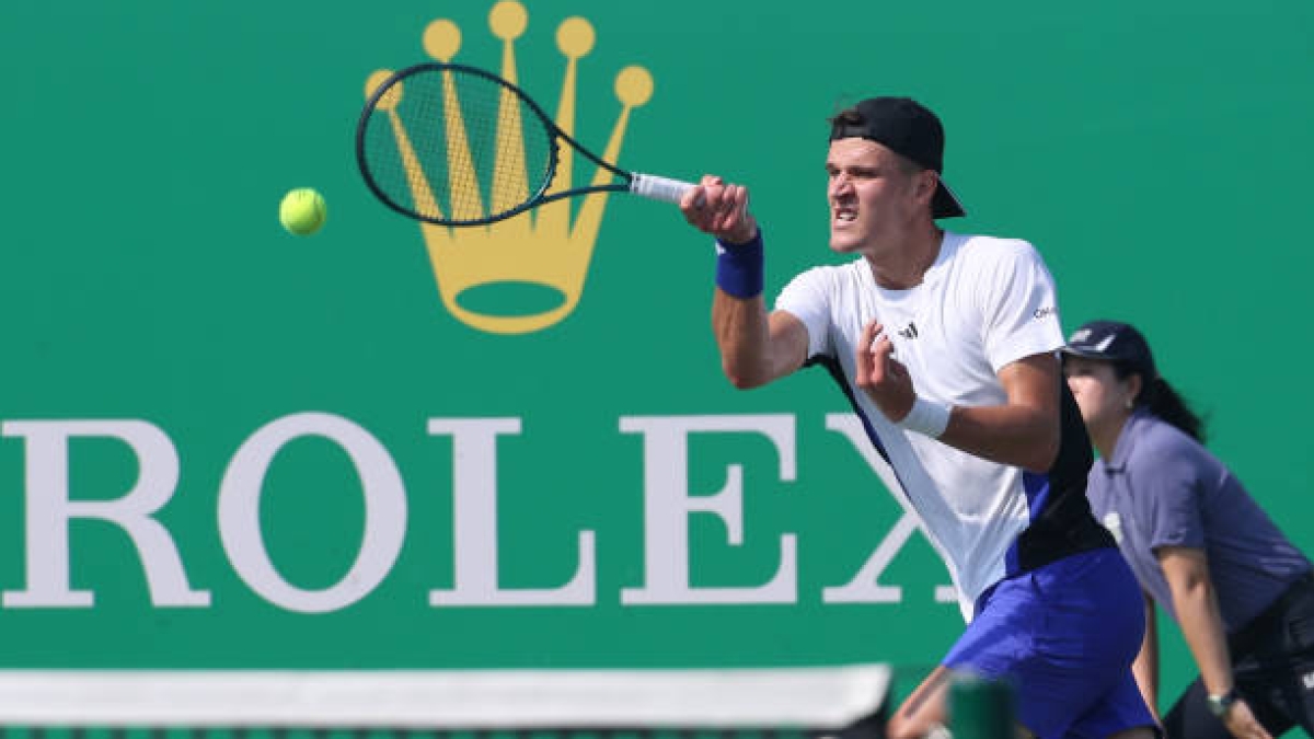 Jakub Menšík beats Dimitrov in Shanghai 2024. Photo: gettyimages