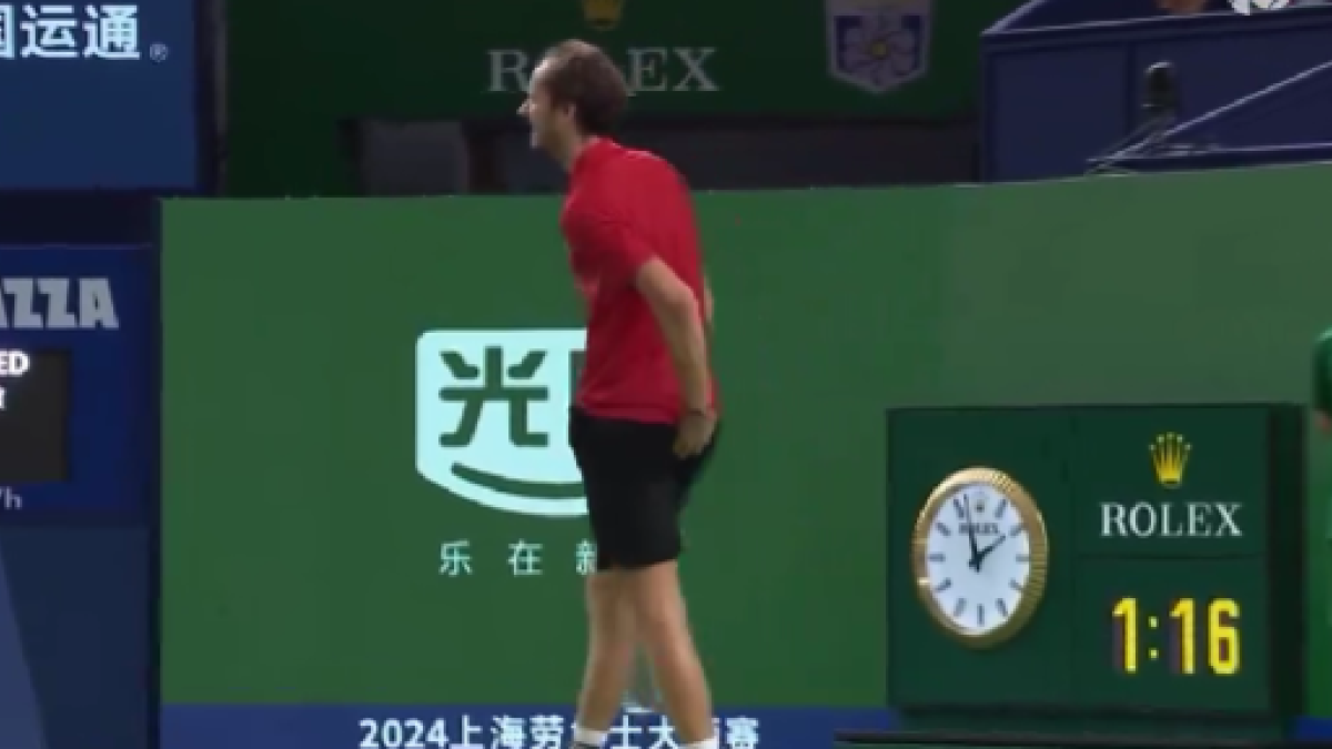 Daniil Medvedev se limpia el culo con bolas. Foto: gettyimages