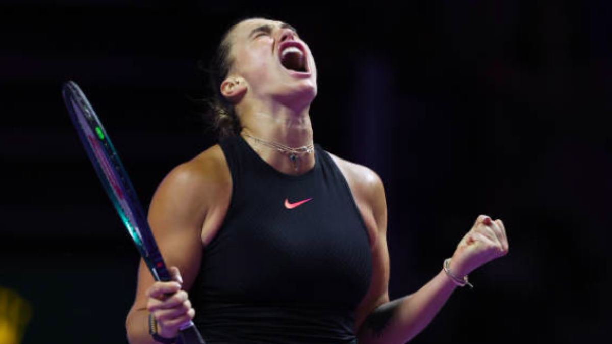 Aryna Sabalenka saca el billete a semifinales de las WTA Finals. Fuente: Getty