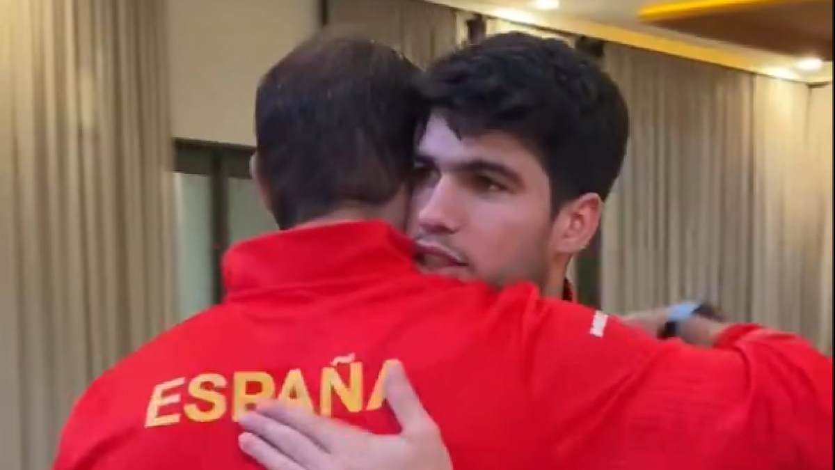 Reencuentro entre Carlos Alcaraz y Rafa Nadal en Málaga. Foto: Twitter RFET