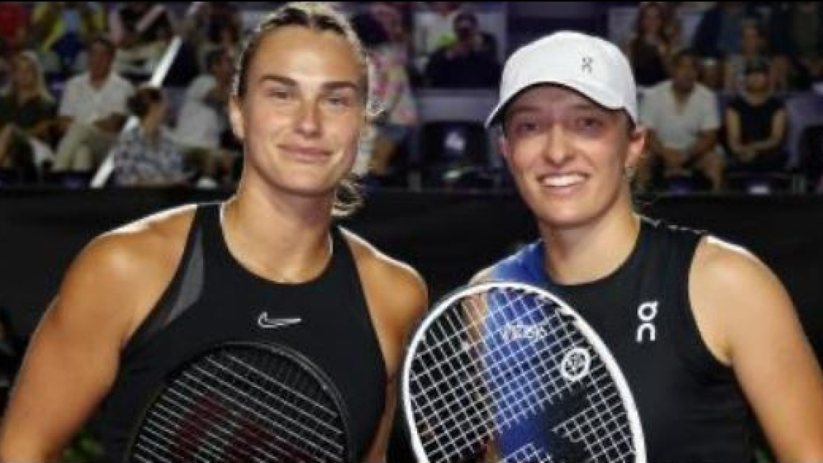 Aryna Sabalenka and Iga Swiatek. Photo: Getty.