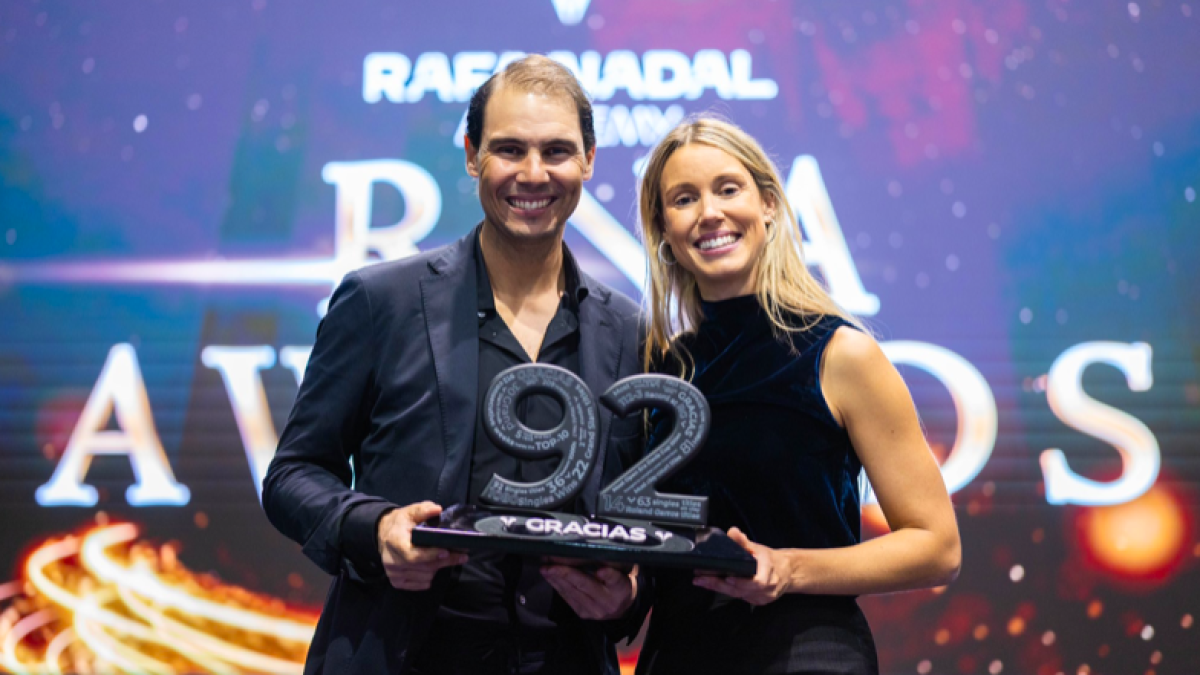 Rafa Nadal recibe en su Academia el último título de su carrera. Fuente: RNA