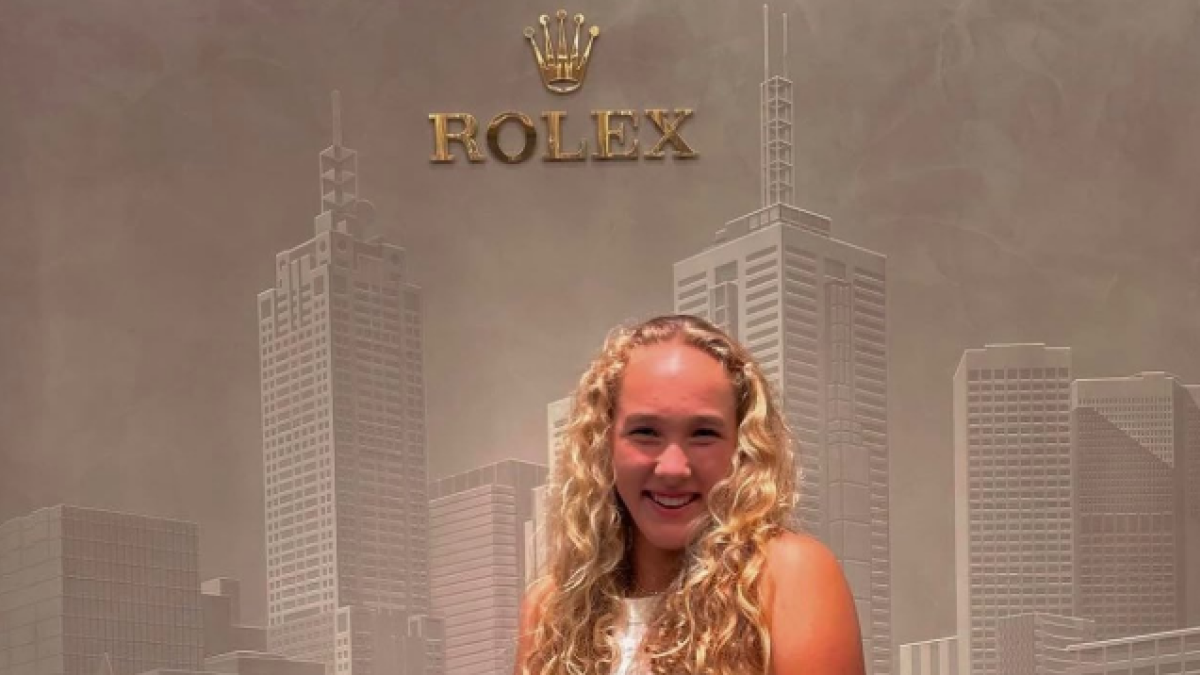 Mirra Andreeva junto al logo de Rolex 2025. Foto: @_mirraandreeva_