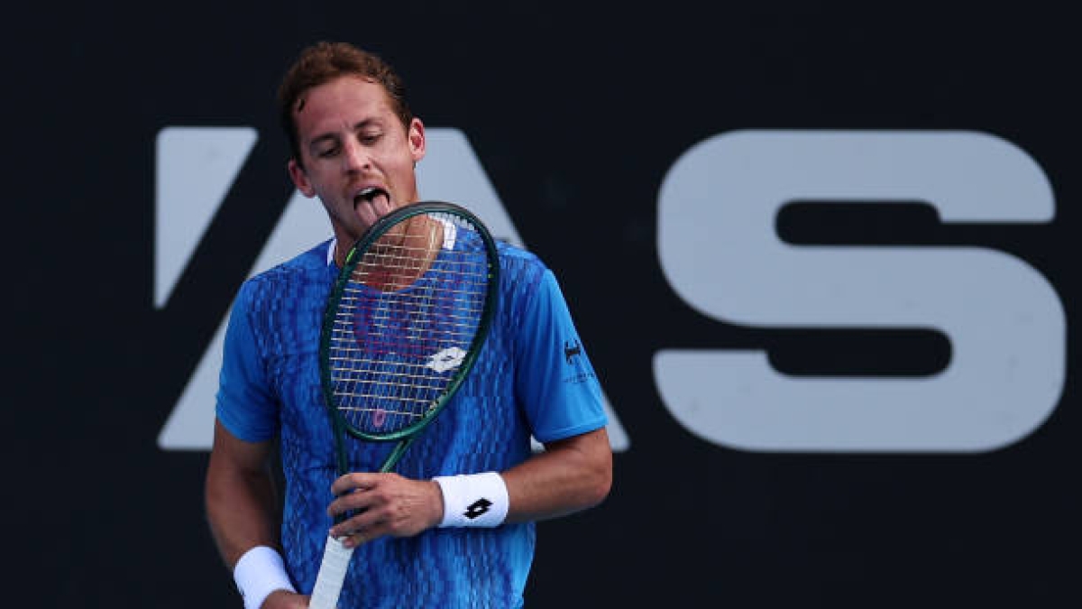 Roberto Carballés pierde en Auckland 2025. Foto: gettyimages