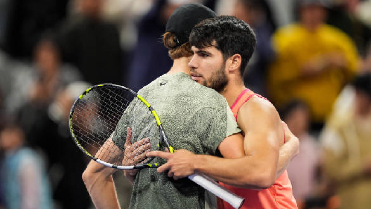 Jannik Sinner y Carlos Alcaraz en el China Open 2024. Foto: getty
