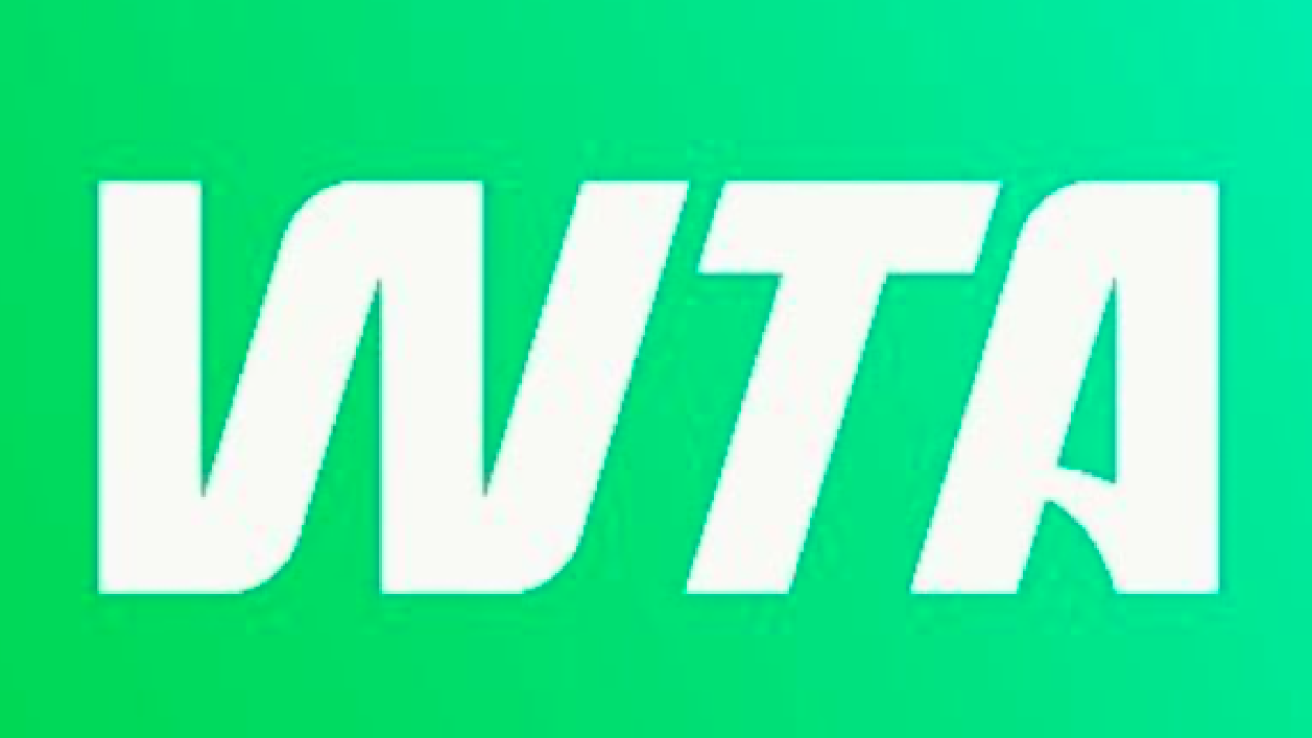 Kristina Mladenovic se mete con el nuevo diseño de la WTA. Fuente: WTA