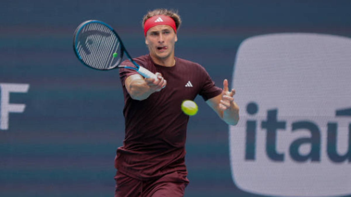 Zverev se emplea a fondo para inclinar a un combativo Thompson. Foto: Gettyimages