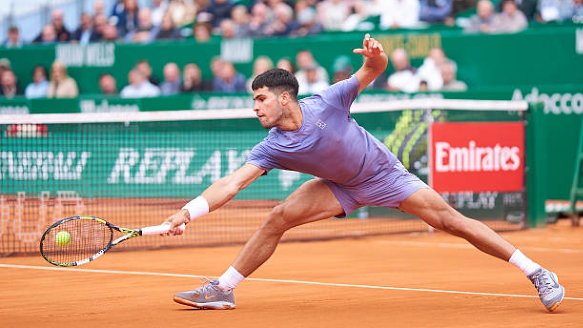Alcaraz reaches 100 matches on clay court with the third best winning percentage in history. Photo: Getty Images.
