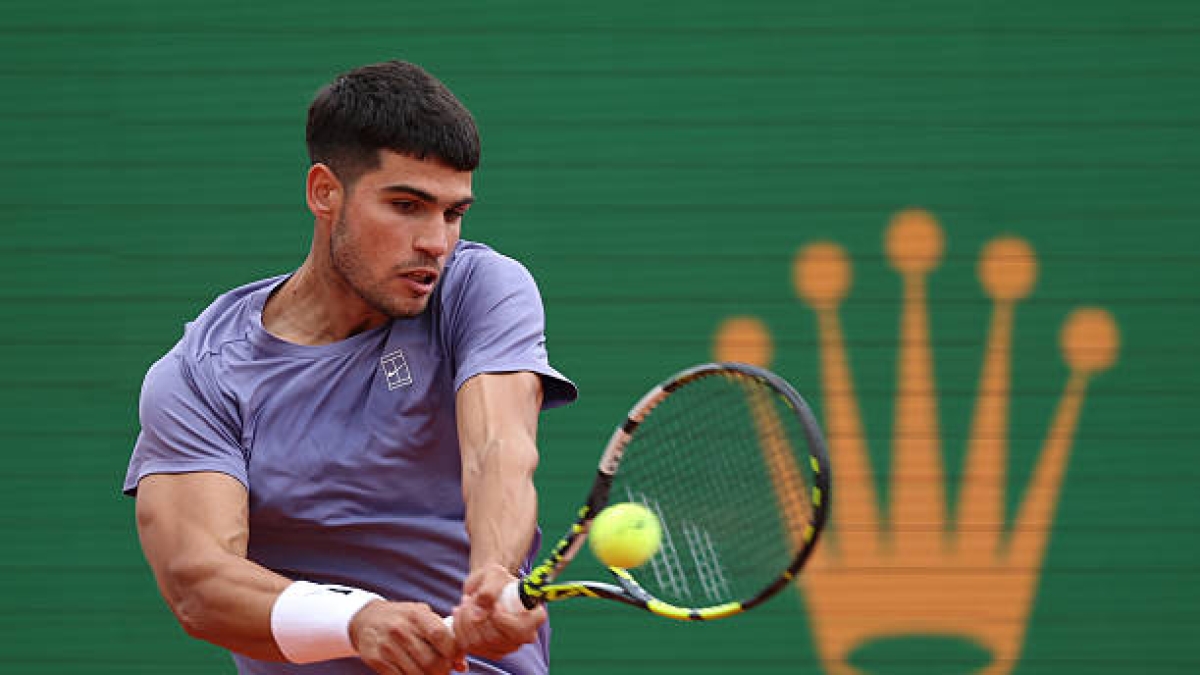 Carlos Alcaraz gana a Cerúndolo en Montecarlo. Foto: gettyimages