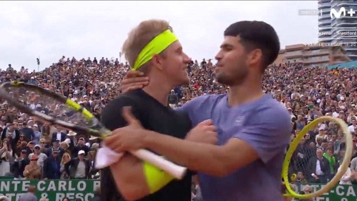 This is what Davidovich told Alcaraz at the net in Monte Carlo. Photo: Getty