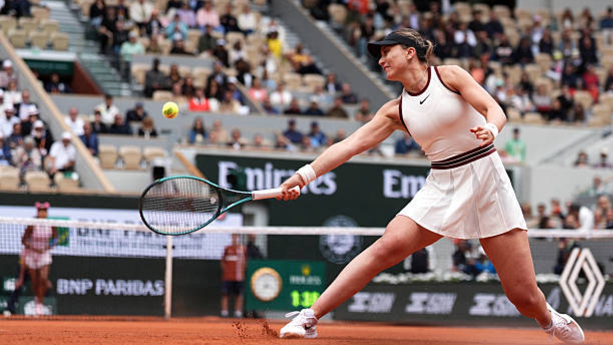 Badosa unleashes her warrior side to overcome Osaka. Photo: Getty