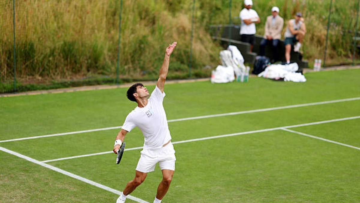 ¡Hasta 220.000 dólares! Alcaraz rompe el récord de tarjeta más cara de la historia del tenis. Foto: Getty