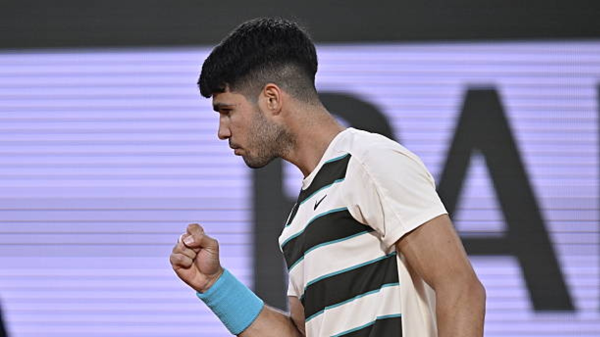 Carlos Alcaraz gana a Paul en Roland Garros 2025. Foto: gettyimages
