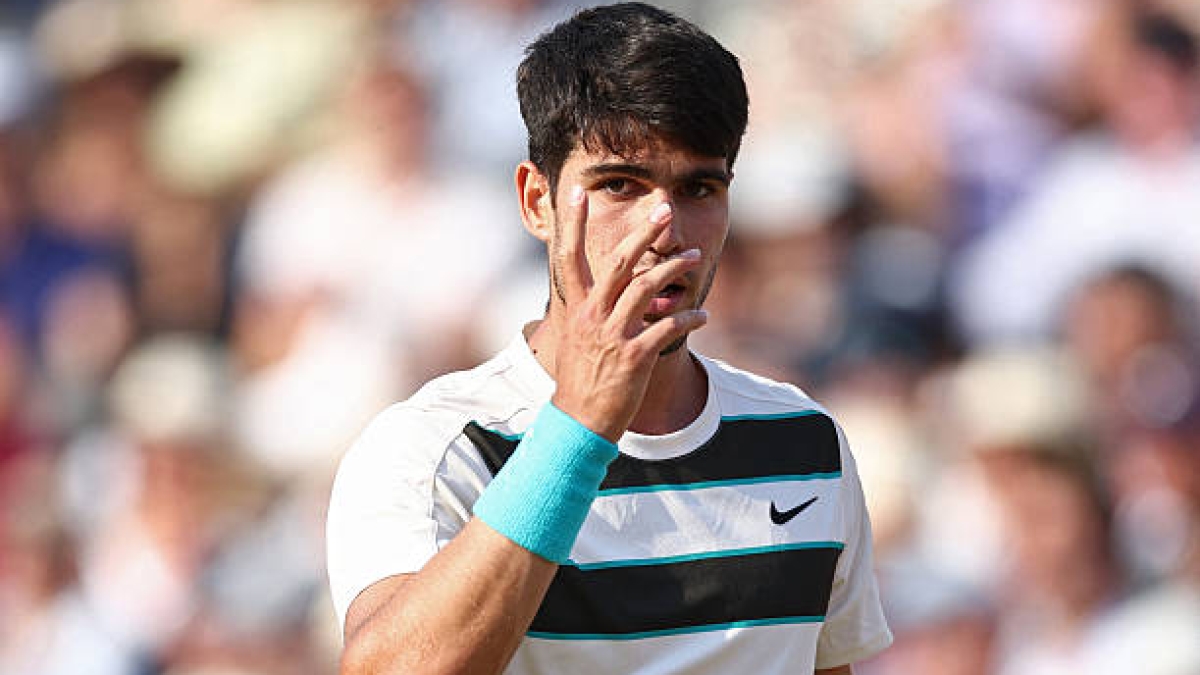 Alcaraz, upset after receiving a warning at Queen's. Photo: Getty