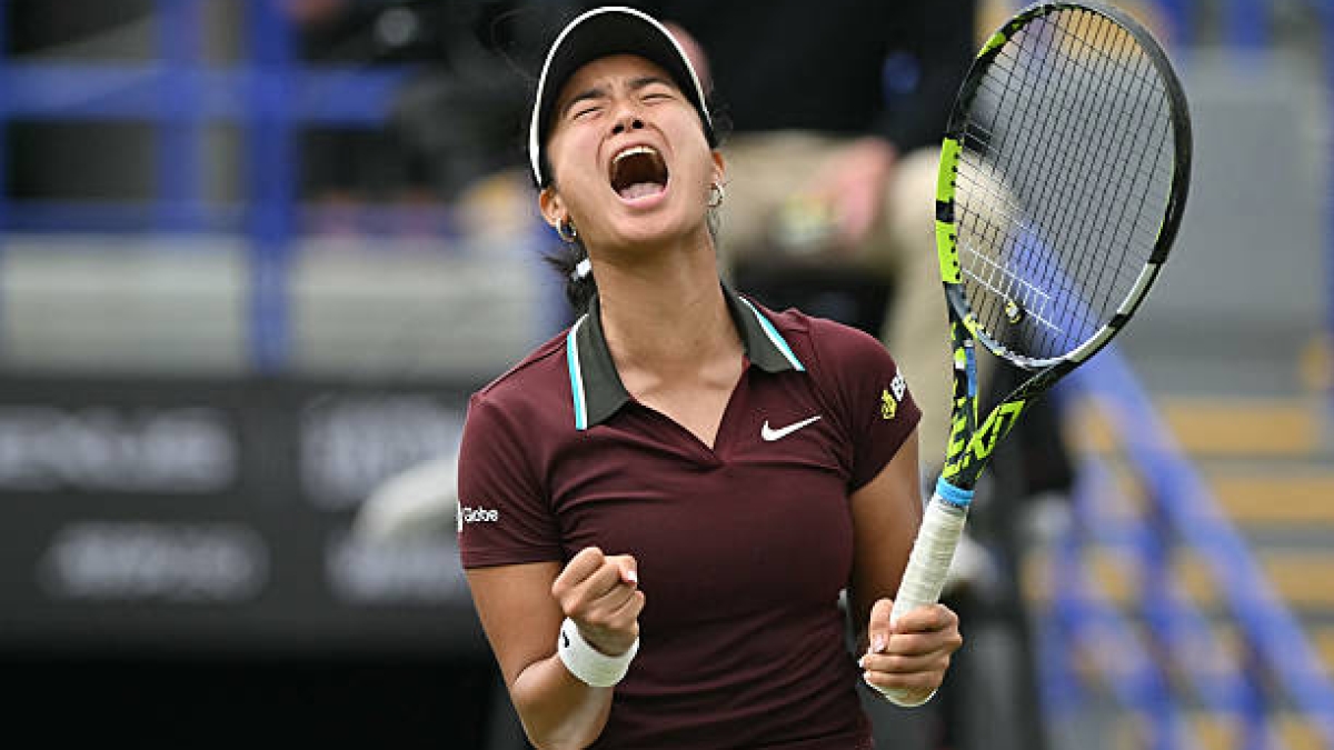 Alexandra Eala celebra su pase a la final.