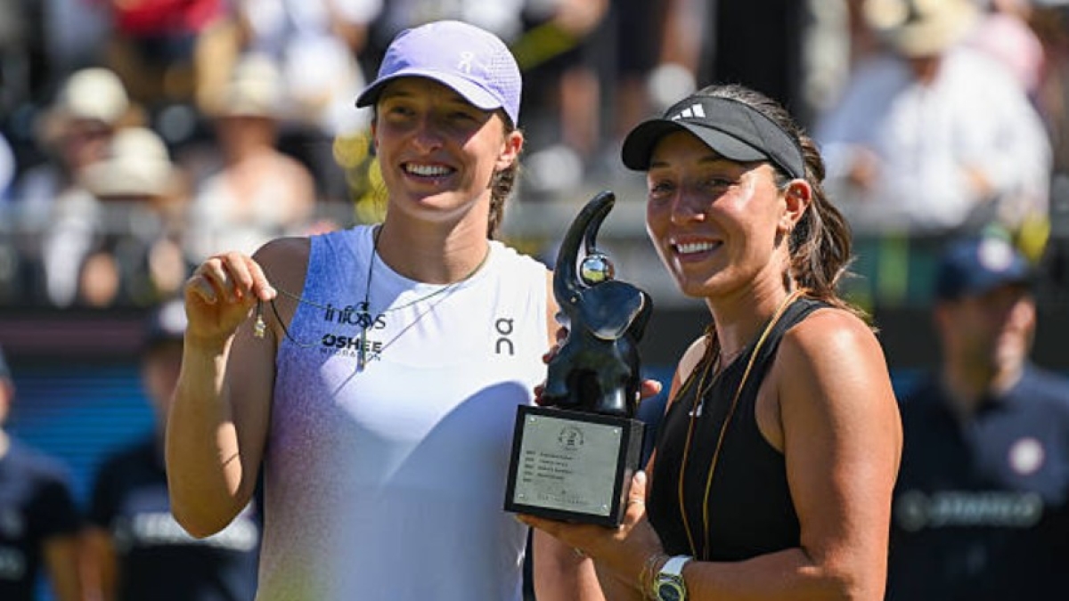Iga Swiatek y Jessica Pegula tras la final del WTA Bad Homburg 2025. Foto: Getty