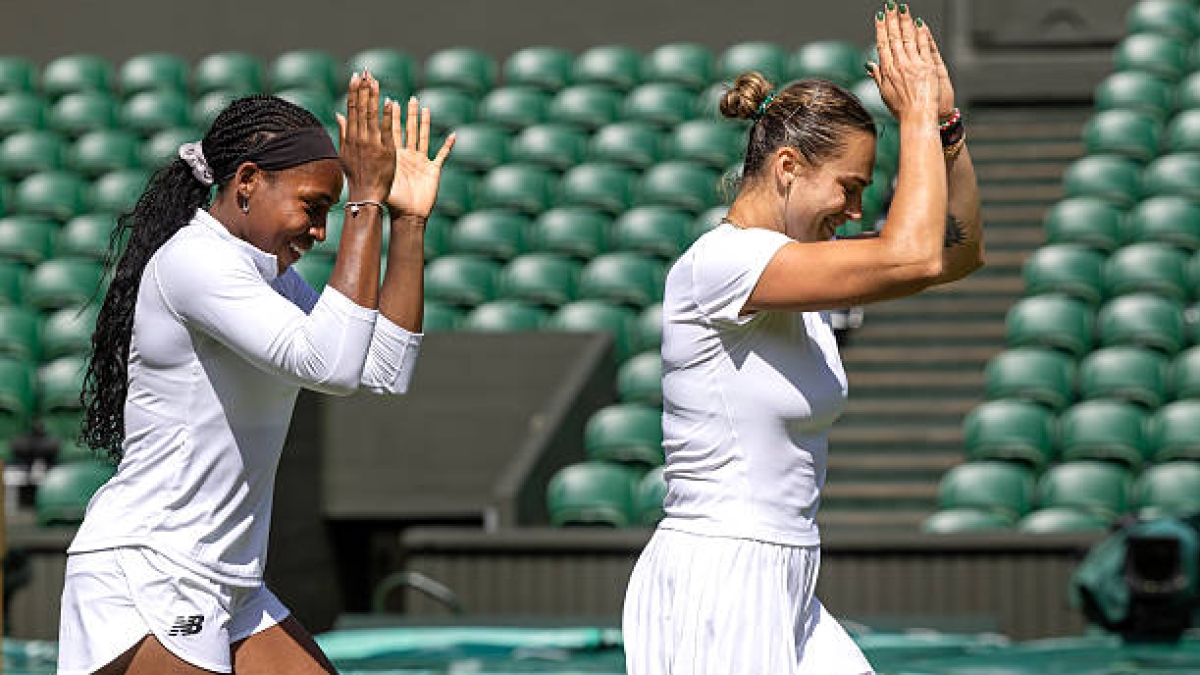 Gauff and Sabalenka filming TikToks at Wimbledon. Source: Getty