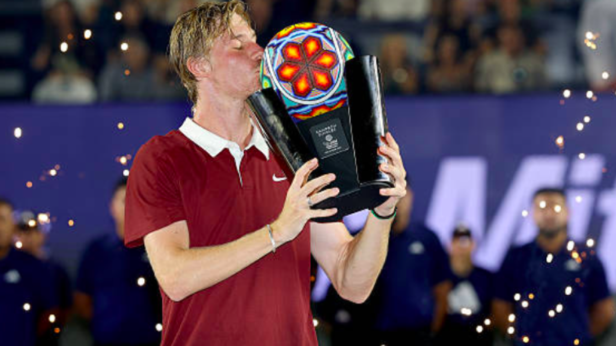 Denis Shapovalov con el título en Los Cabos. Fuente: Getty