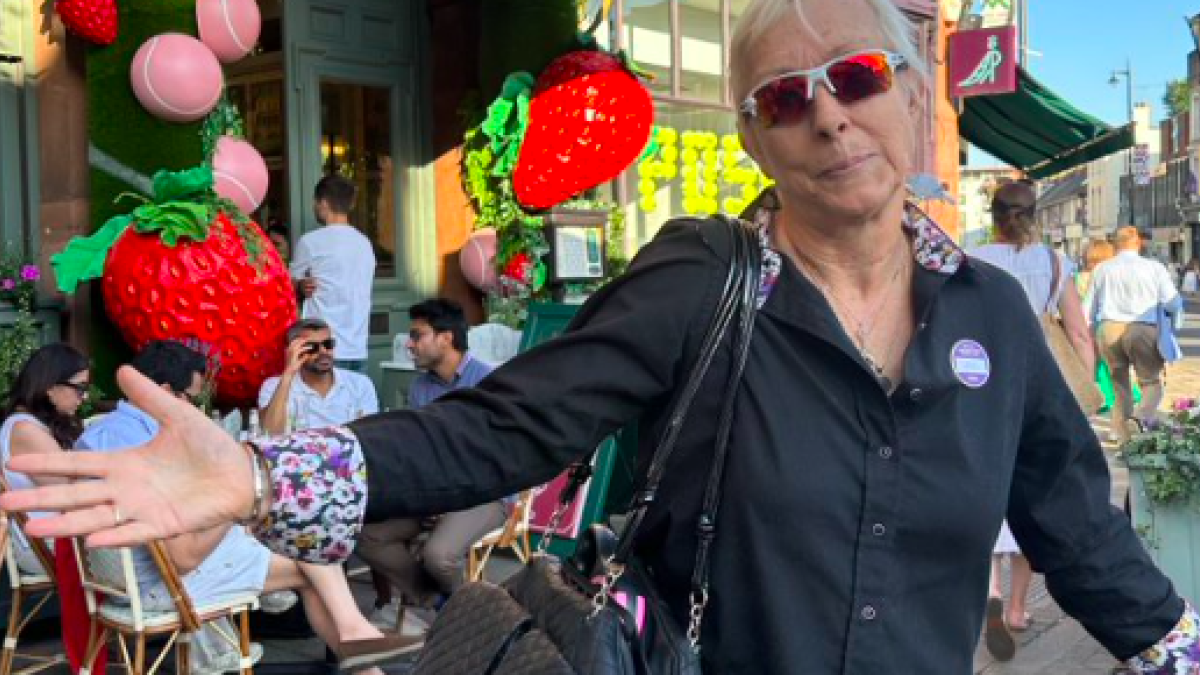 Martina Navratilova, rechazada en un restaurante por llevar a su perro. Fuente: X