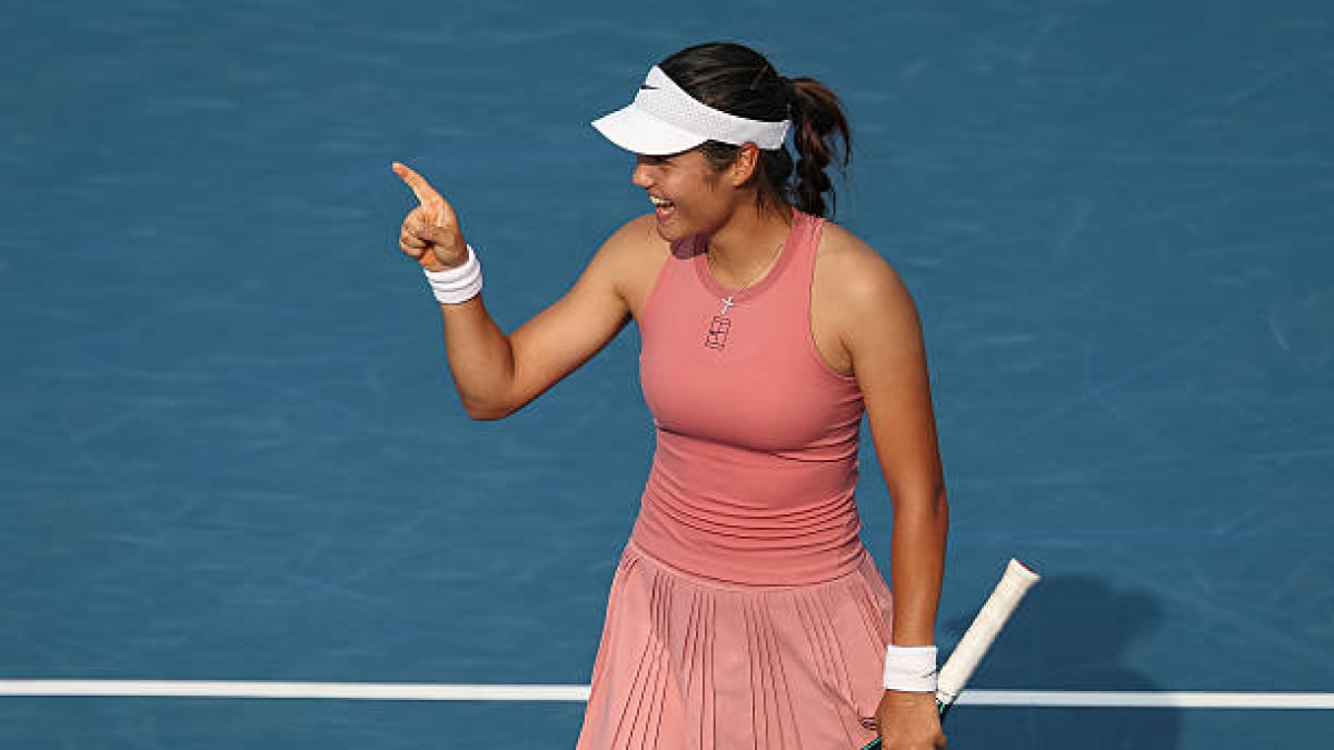 Raducanu sigue mostrando buenas sensaciones y elimina a Osaka en los octavos de Washington. Foto: Gettyimages