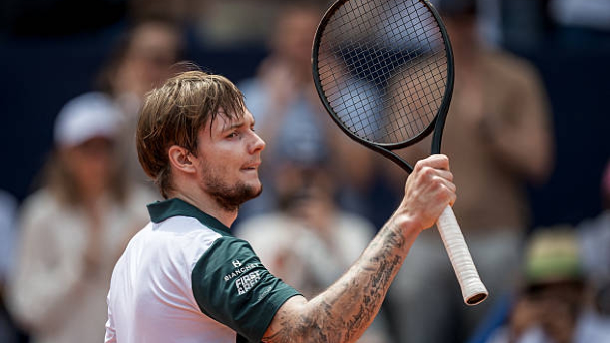 ATP Kitzbuhel 2025. Bublik busca los límites de su lado terrícola. Foto: Getty
