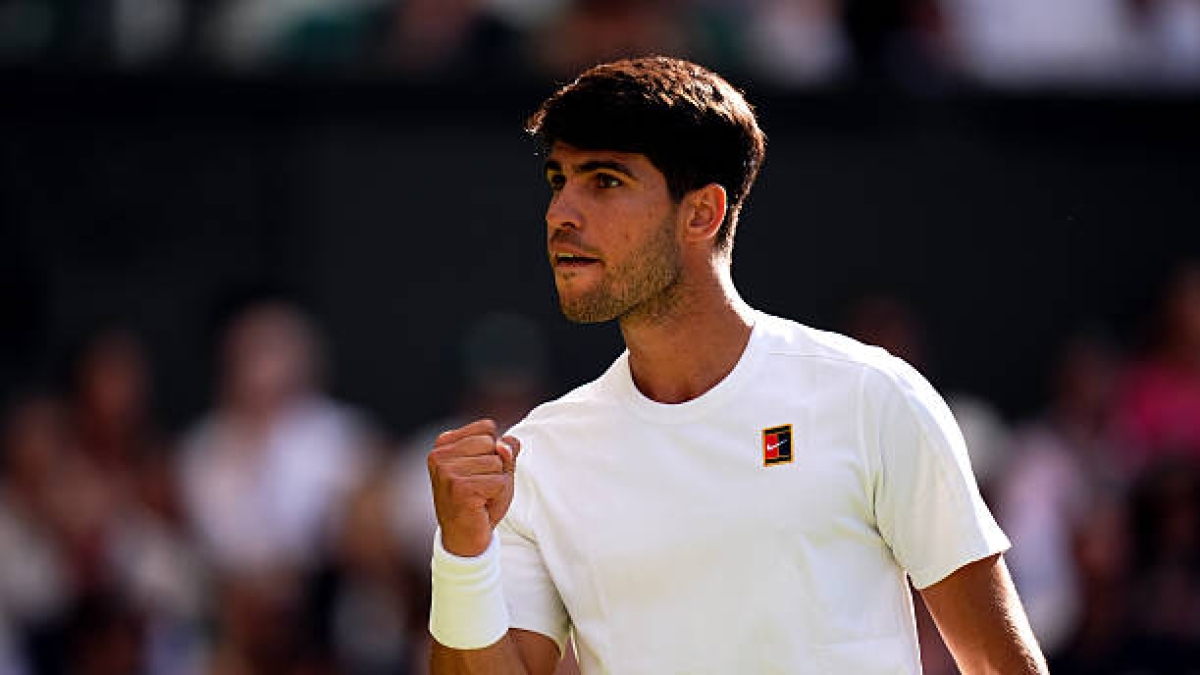Carlos Alcaraz beats Tarvet at Wimbledon 2025. Photo: gettyimages