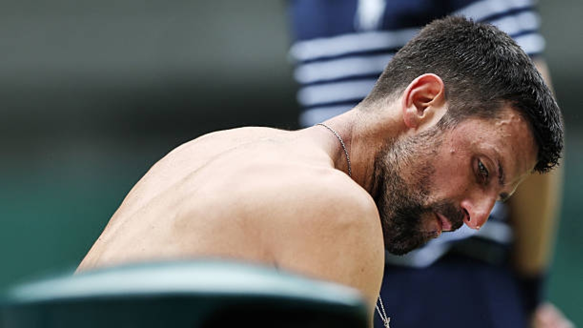 Novak Djokovic, Knee Protection. Photo: gettyimages