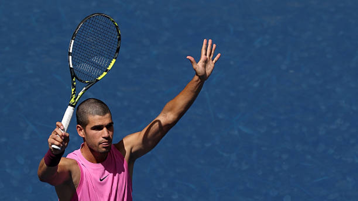 Alcaraz tranquiliza con su rodilla: "Después de cinco o seis puntos se me pasó el dolor". Foto: Gettyimages