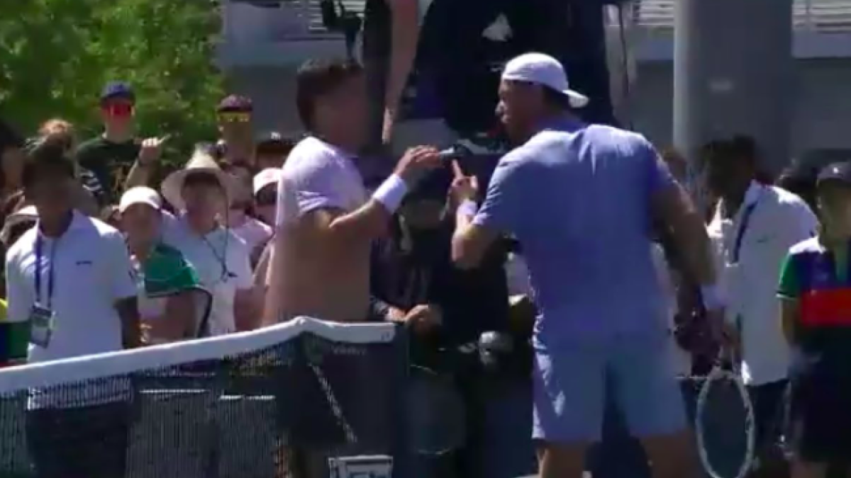 Discussion between Fede Gomez and Hugo Grenier. Source: Twitter