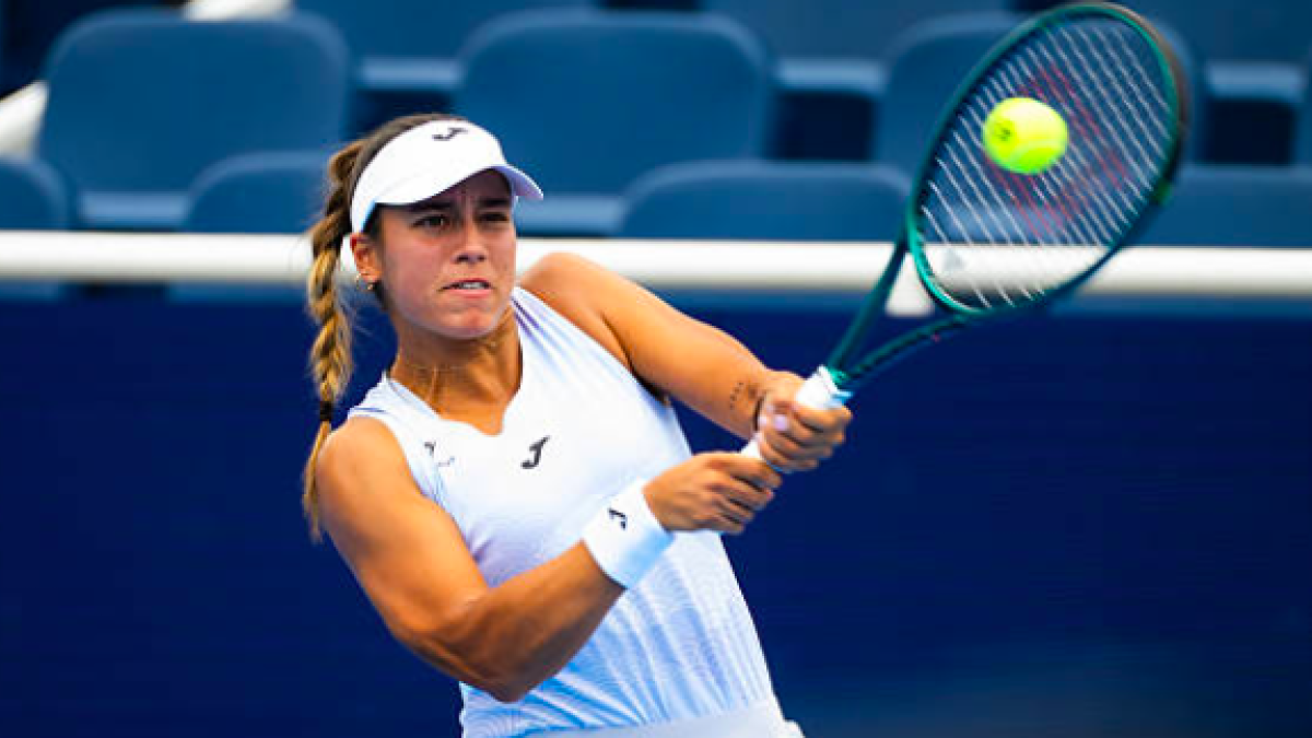 Jessica Bouzas acaba con Leylah Fernández en Cincinnati. Fuente: Getty