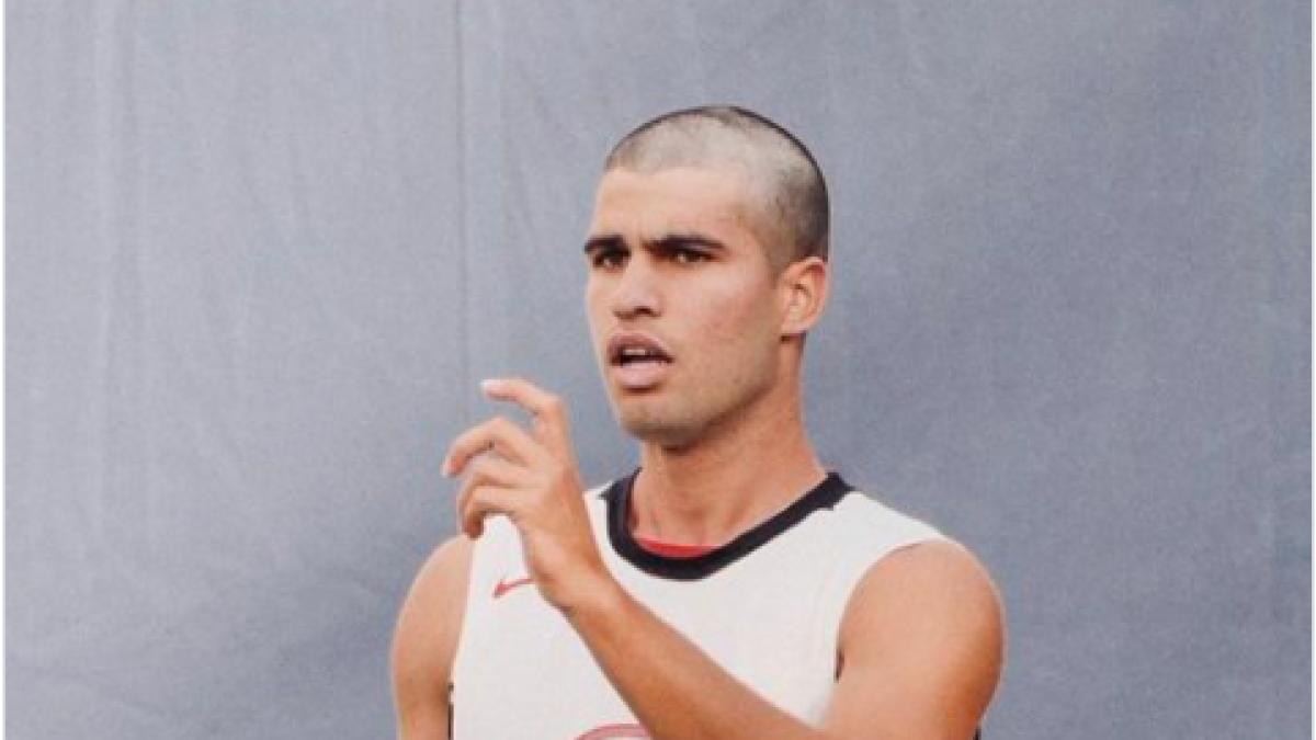 Alcaraz cambia de imagen en US Open 2025, rapado y calvo. Foto: @jmgmoron